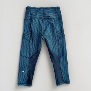 Lululemon Pants Size 4 Outrun Jacquard Black Indian Ocean Print Gym Fitness Crop